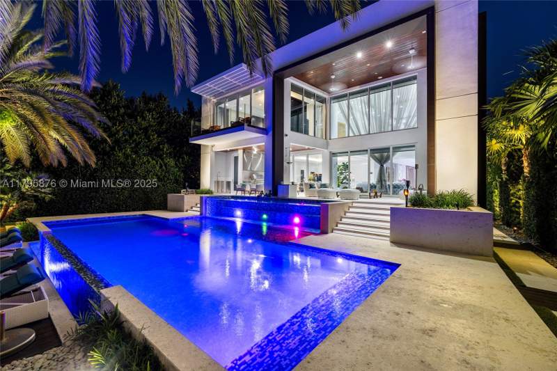 5 bedroom SingleFamilyResidence at 441 N Hibiscus Dr, Hibiscus Island, Miami Beach — photo 5