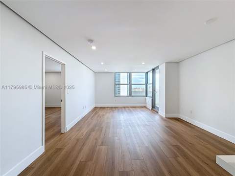 2899 Collins Ave 1218, Miami Beach FL - photo 12 of 44