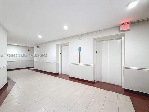 2899 Collins Ave 1218, Miami Beach FL - photo 6 of 44