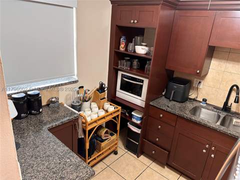 1605 Pennsylvania Ave 303, Miami Beach FL - photo 18 of 29