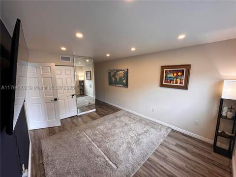 1605 Pennsylvania Ave 303, Miami Beach FL - photo 8 of 29