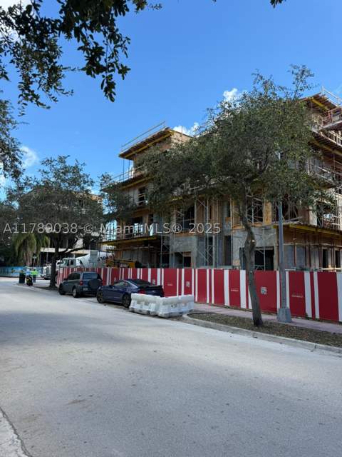 1425 Bay Rd, Miami Beach FL - photo 6 of 15