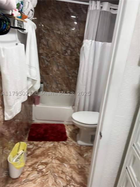 240 E 39th St, Hialeah FL - photo 9 of 10