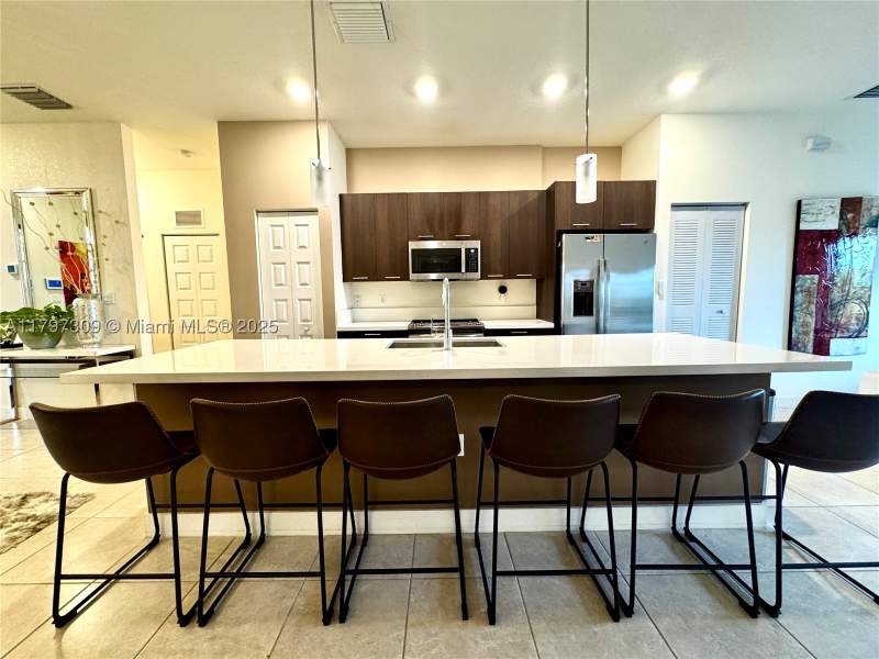 3 bedroom Condominium at 8175 NW 104th Ave 21, Apex At Park Central Cond, Doral — photo 5