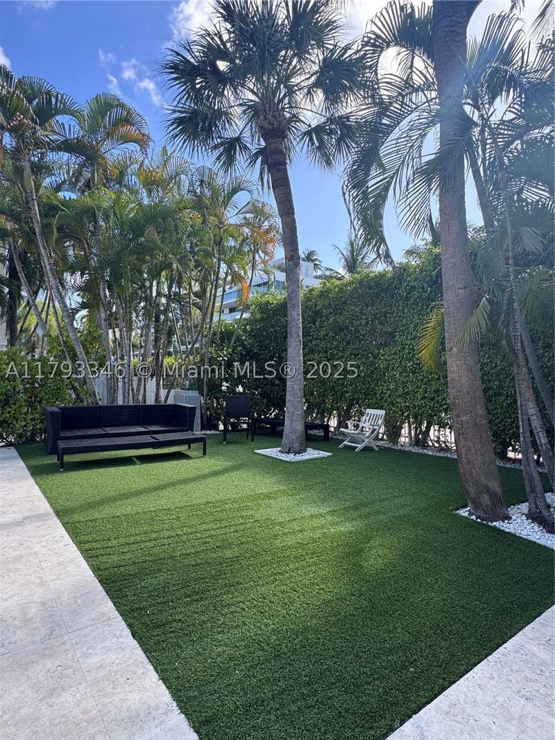 1 bedroom Condominium at 361 Collins Ave A2, The President Condo, Miami Beach — photo 2