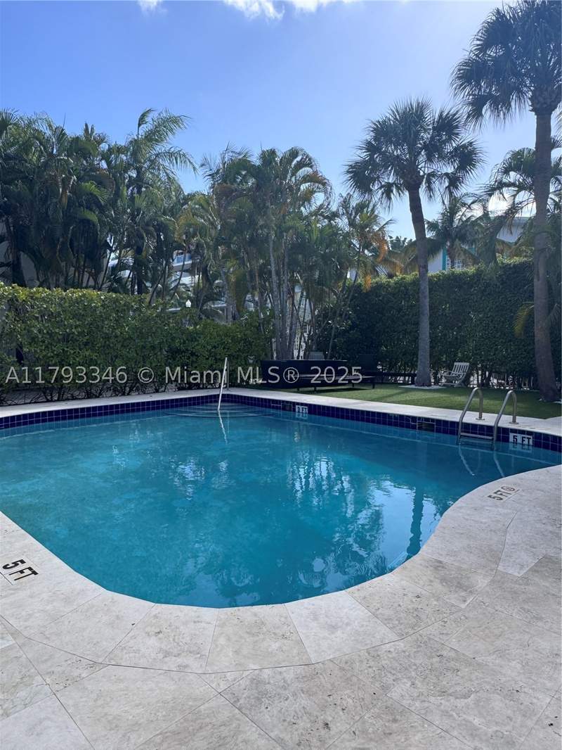 1 bedroom Condominium at 361 Collins Ave A2, The President Condo, Miami Beach — photo 3