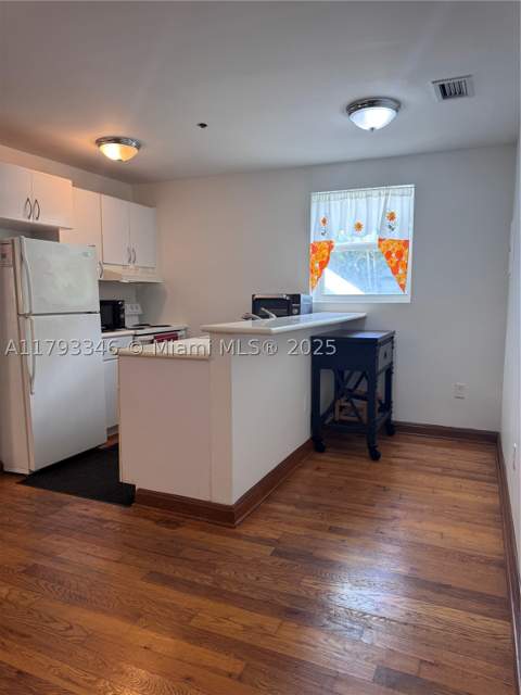 361 Collins Ave A2, Miami Beach FL - photo 8 of 25