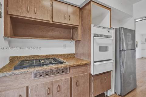 13105 Ixora Ct 319, North Miami FL - photo 13 of 32