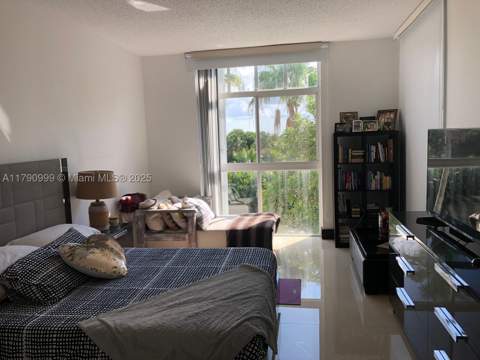 9725 NW 52nd St 407, Doral FL - photo 8 of 22