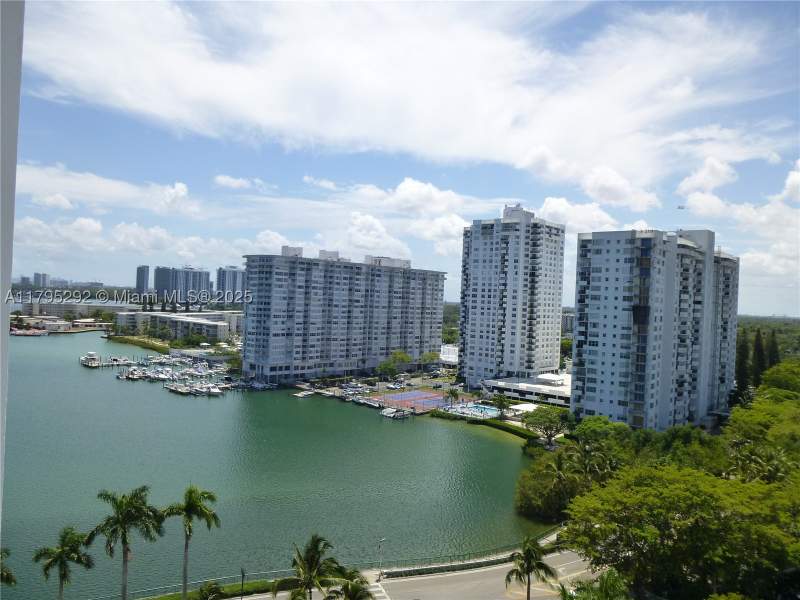 2 bedroom Condominium at 2801 NE 183rd St 1507W, Admirals Port Condo West, Aventura — photo 3