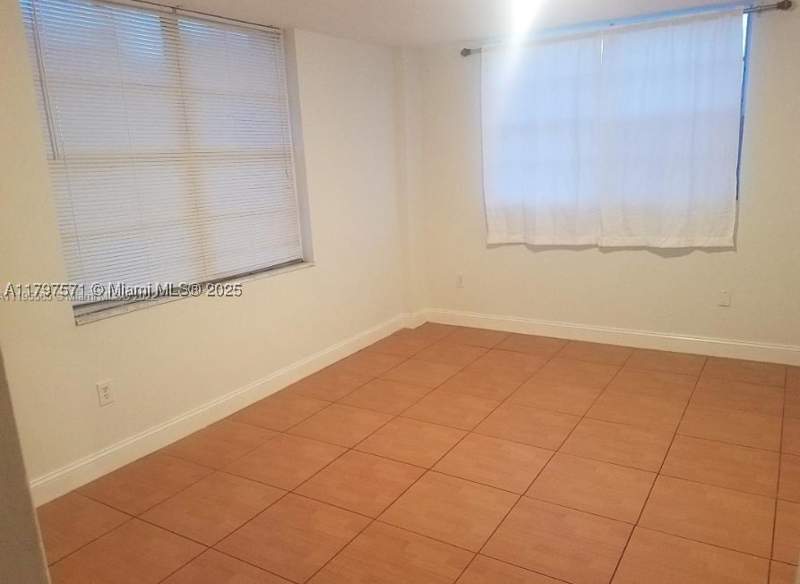 2 bedroom Condominium at 15600 NW 7th Ave 319, Parkway Towers Bldg 1 Con, Miami — photo 2