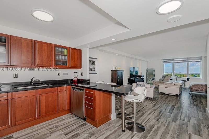 0 bedroom Condominium at 2301 Collins Ave 1532, Roney Palace Condo, Miami Beach — photo 2