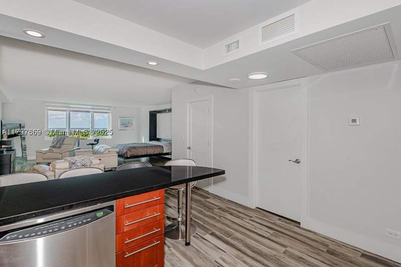 0 bedroom Condominium at 2301 Collins Ave 1532, Roney Palace Condo, Miami Beach — photo 3