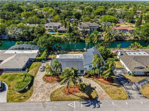 7501 SW 174th St, Palmetto Bay FL - photo 11 of 69