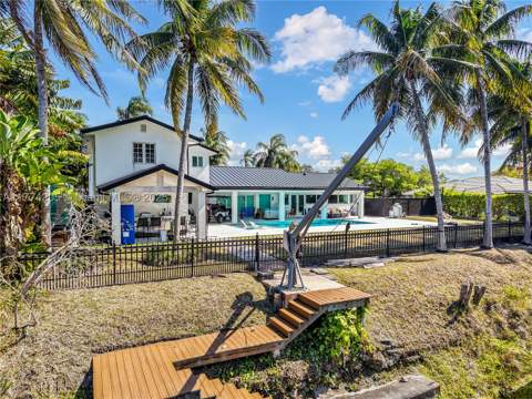 7501 SW 174th St, Palmetto Bay FL - photo 8 of 69