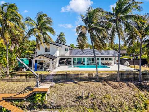 7501 SW 174th St, Palmetto Bay FL - photo 9 of 69