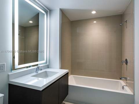 851 NE 1st Ave Ph5011, Miami FL - photo 22 of 35