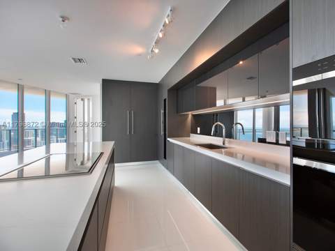 851 NE 1st Ave Ph5011, Miami FL - photo 9 of 35