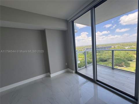 16385 Biscayne Blvd 1806 +1 parking, North Miami Beach FL - photo 8 of 24