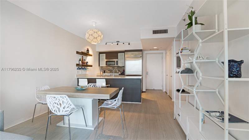 1 bedroom Condominium at 55 SE 6th St 1804, 500 Brickell West Condo, Miami — photo 5