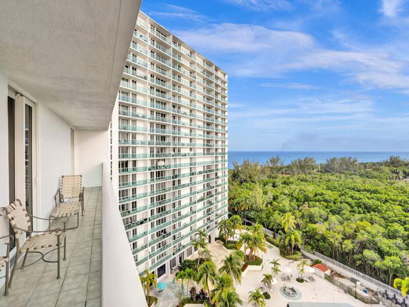 2 bedroom Condominium at 100 Bayview Drive 1125, Arlen House East Condo, Sunny Isles Beach — photo 4
