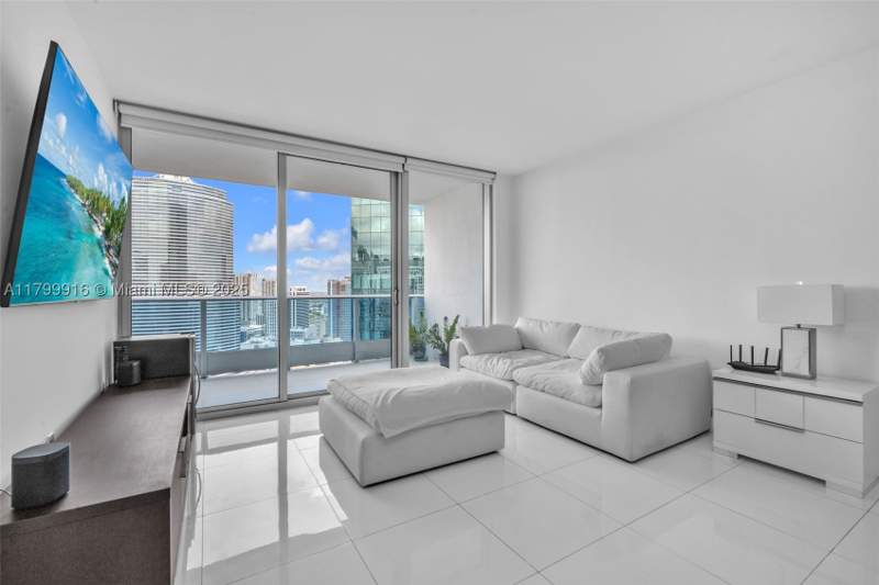 1 bedroom Condominium at 200 Biscayne Boulevard Way 4012, Epic West Condo, Miami — photo 2
