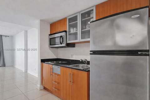 1750 N Bayshore Dr 4007, Miami FL - photo 6 of 25