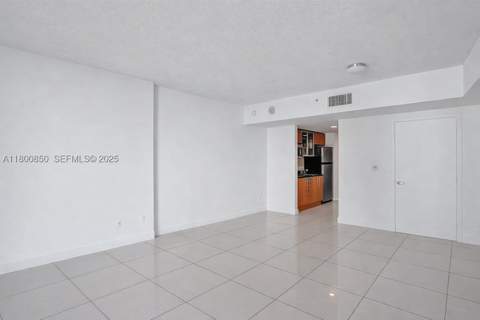1750 N Bayshore Dr 4007, Miami FL - photo 7 of 25