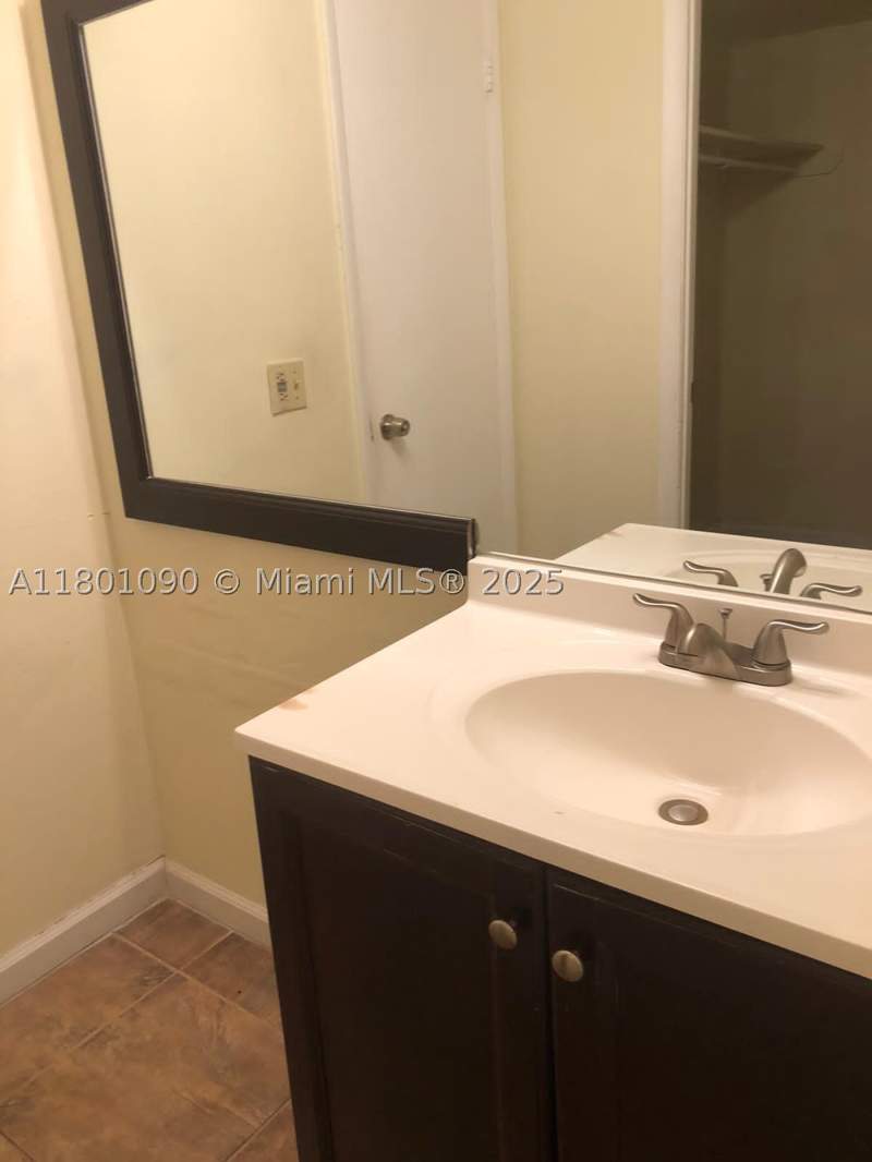 1 bedroom Condominium at 492 NW 165th St Rd C514, Montecarlo Condo, Miami — photo 5