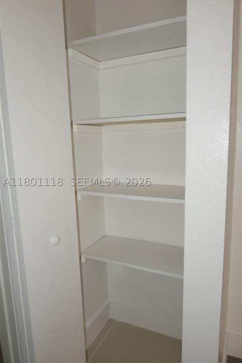 8098 NW 99th Ter, Hialeah Gardens FL - photo 15 of 37
