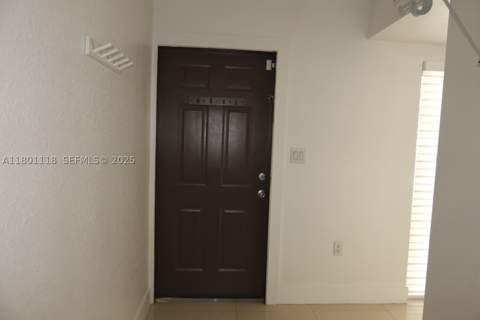 8098 NW 99th Ter, Hialeah Gardens FL - photo 18 of 37