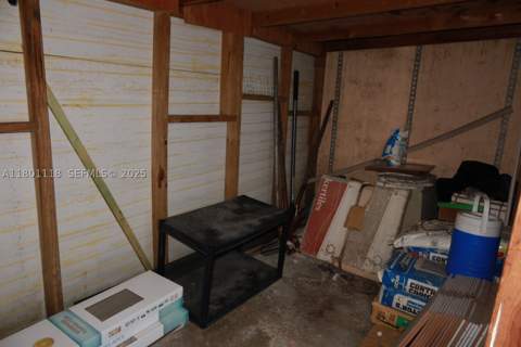 8098 NW 99th Ter, Hialeah Gardens FL - photo 7 of 37