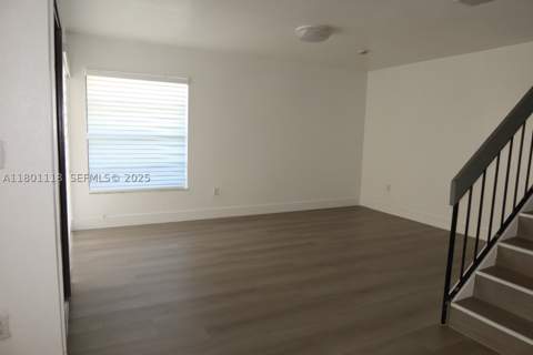 8098 NW 99th Ter, Hialeah Gardens FL - photo 8 of 37