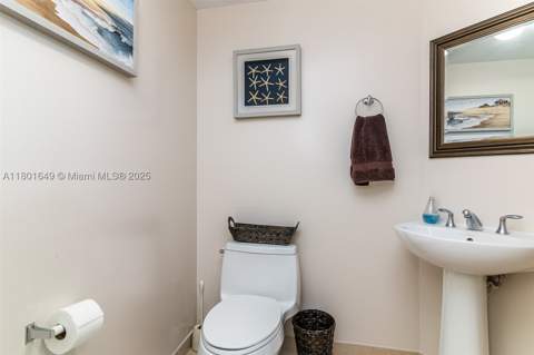 16699 Collins Ave 3401, Sunny Isles Beach FL - photo 21 of 45