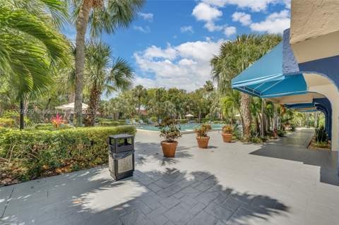4550 NW 9th St 106E, Miami FL - photo 14 of 23