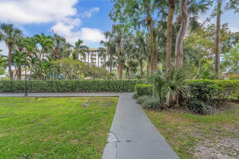 4550 NW 9th St 106E, Miami FL - photo 19 of 23