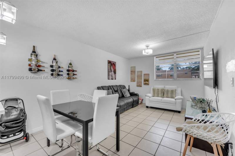 1 bedroom Condominium at 4550 NW 9th St 106E, Yolanda Villas Condo, Miami — photo 5