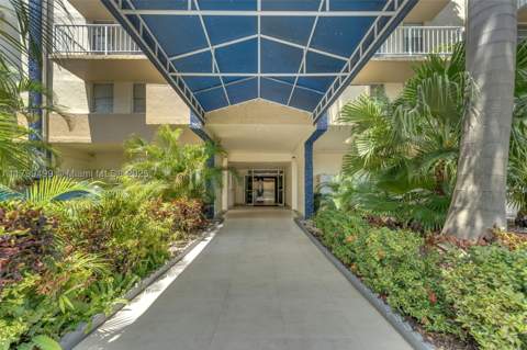 4550 NW 9th St 106E, Miami FL - photo 6 of 23