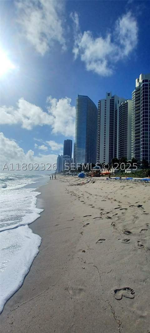 19201 Collins Ave 1105, Sunny Isles Beach FL - photo 22 of 23