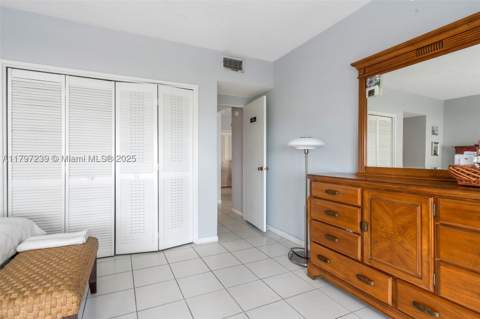 5601 Collins Ave 615, Miami Beach FL - photo 11 of 38