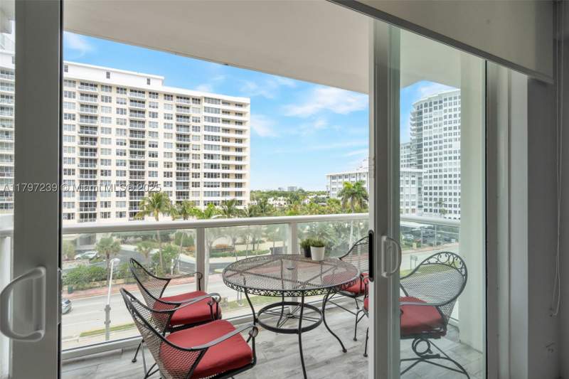 1 bedroom Condominium at 5601 Collins Ave 615, The Pavilion Condo, Miami Beach — photo 2