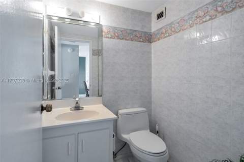 5601 Collins Ave 615, Miami Beach FL - photo 23 of 38
