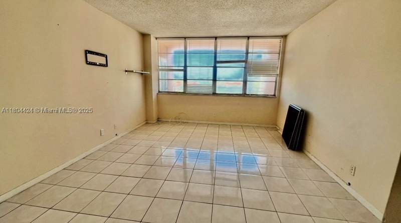 1 bedroom Condominium at 2025 NE 164th St 506, Crestview Towers Condo, North Miami Beach — photo 5