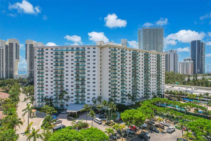 1 bedroom Condominium at 19370 Collins Ave 324, Ocean Reserve Condo, Sunny Isles Beach — photo 3