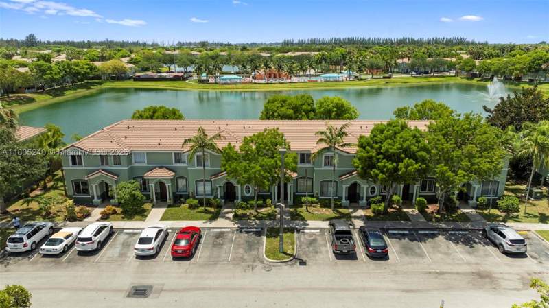 3 bedroom Townhouse at 1458 SE 24th Ct 353, Shoma Townhomes At Keysco, Homestead — photo 3