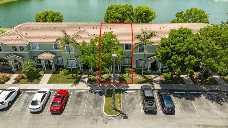 3 bedroom Townhouse at 1458 SE 24th Ct 353, Shoma Townhomes At Keysco, Homestead — photo 4