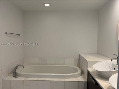 2950 NE 188th St 444, Aventura FL - photo 13 of 31