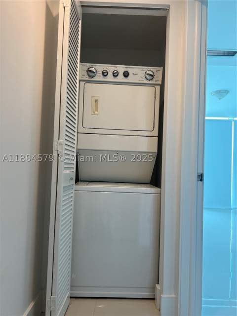 2950 NE 188th St 444, Aventura FL - photo 16 of 31