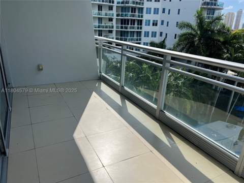2950 NE 188th St 444, Aventura FL - photo 19 of 31