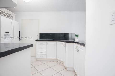 5555 Collins Ave 14U, Miami Beach FL - photo 17 of 40